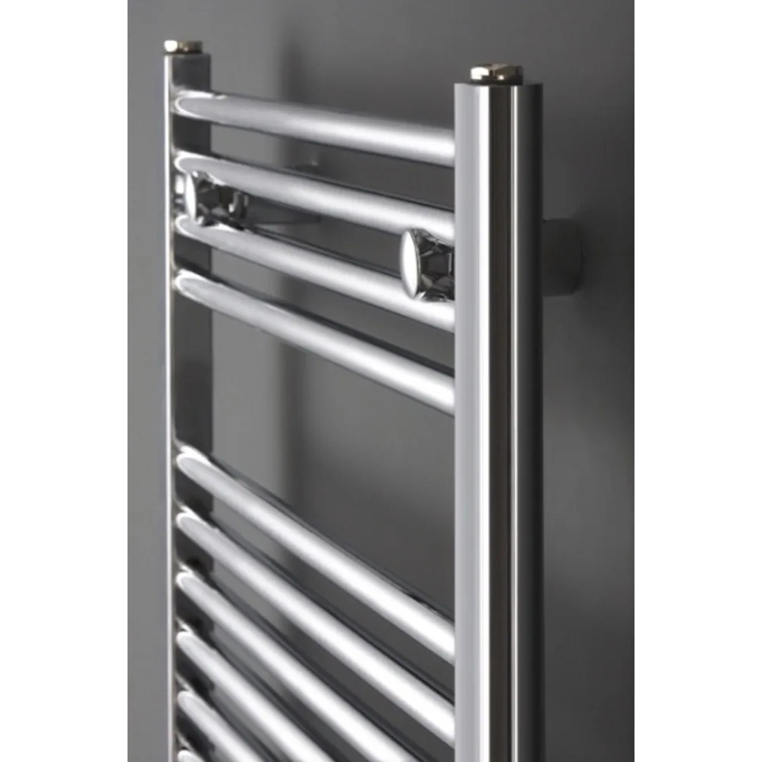 Ximax Badheizkörper C1, gerade, Chrom, 1264x600mm, 425 Watt. Handtuchwärmer für das Badezimmer.