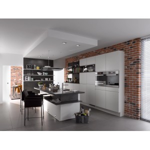 Klimex Milano UltraStrong Verblender in Loft-Küche mit Backsteinwand.