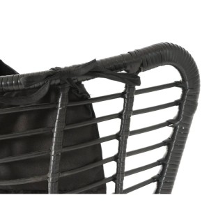 Detailansicht des anthrazitfarbenen Poly-Rattan Sessels mit Kissen aus dem 2-teiligen Gartenmöbel-Set.