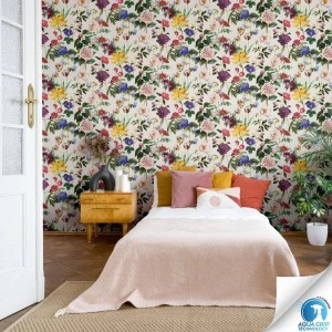 A.S. Création Vliestapete Floral in Bunt/Beige im Raum, florales Muster mit Gelb-, Blau- und Rottönen.