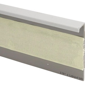 Teppicheinklebeleiste, hellgrau, 10x55x2500 mm, selbstklebend für schnelle Verlegung.