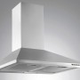 Dunstabzugshaube aus Edelstahl für Menke Küchenzeile, Teil der Einbauküchen Ausstattung.