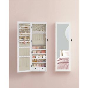 Weißer Songmics Schmuckschrank Berit zur Wandmontage mit Spiegel, offen und gefüllt mit Schmuck.