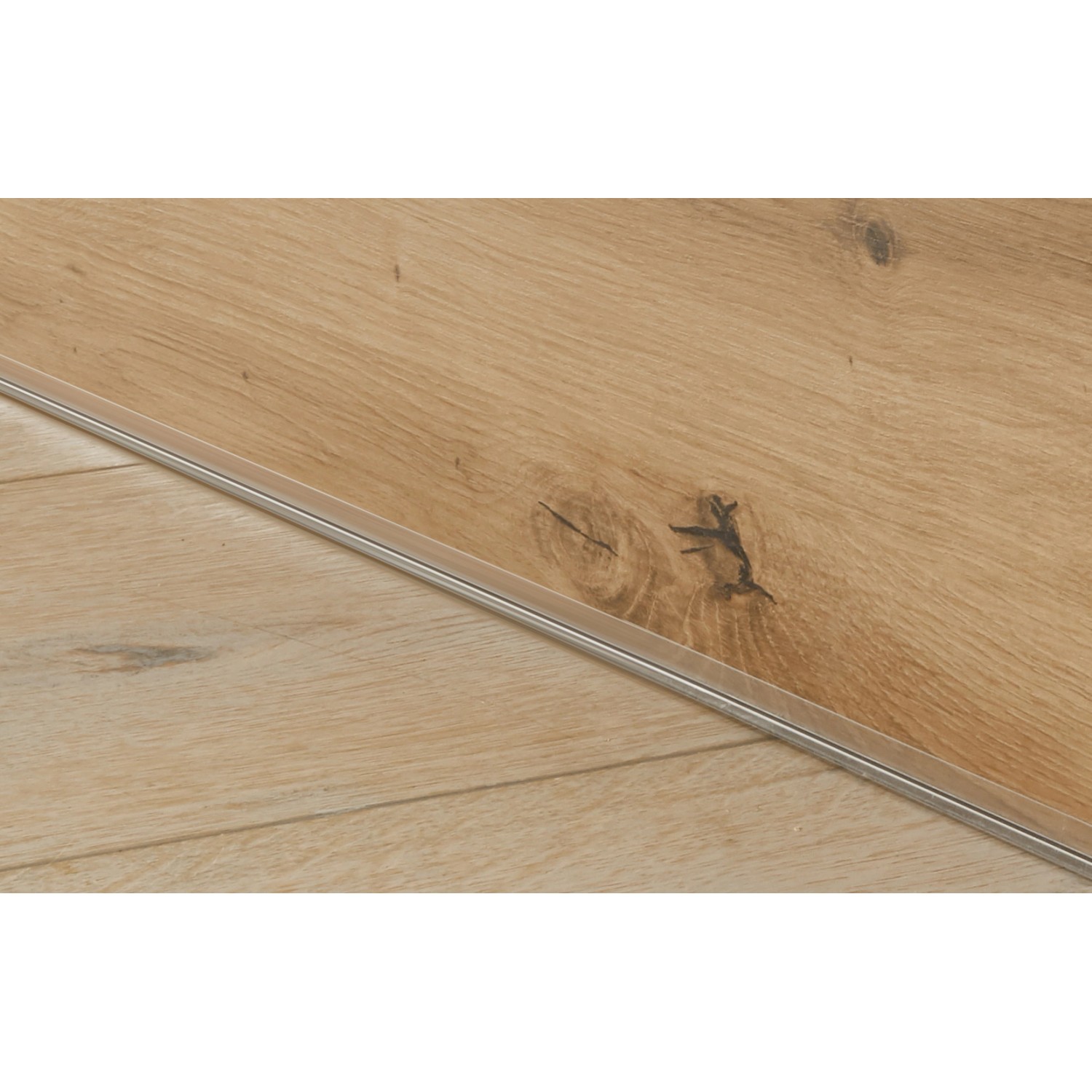 Detailaufnahme der Respekta Küchenzeile Marleen in Artisan-Eiche Grau Matt, Fokus auf Arbeitsplatte.