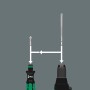 Wera Bit-Set: Schraubendreher-Bit im Handhalter und Akkuschrauber, Verbindung durch Pfeile dargestellt.