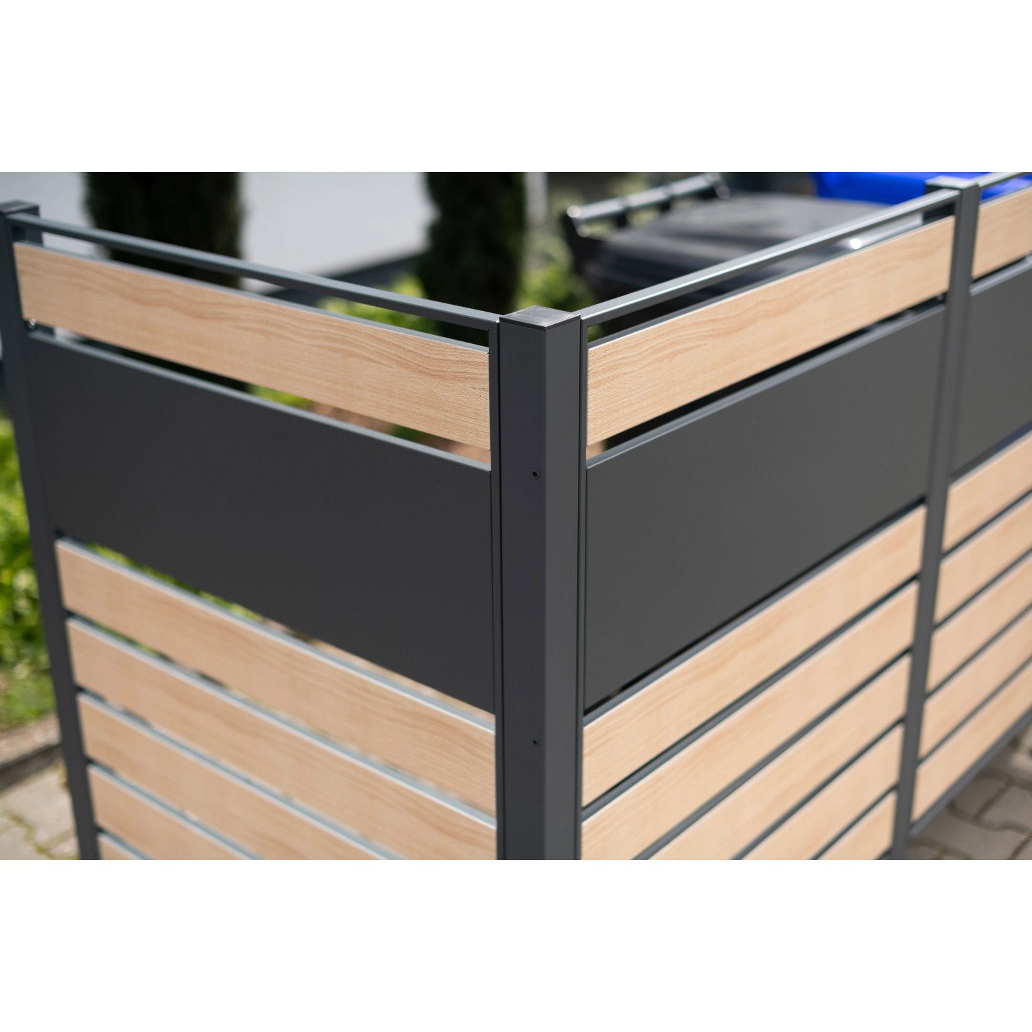 Westmann Mülltonnenverkleidung Planum für 5 Tonnen, Holzoptik, aus Metall und Stahl.