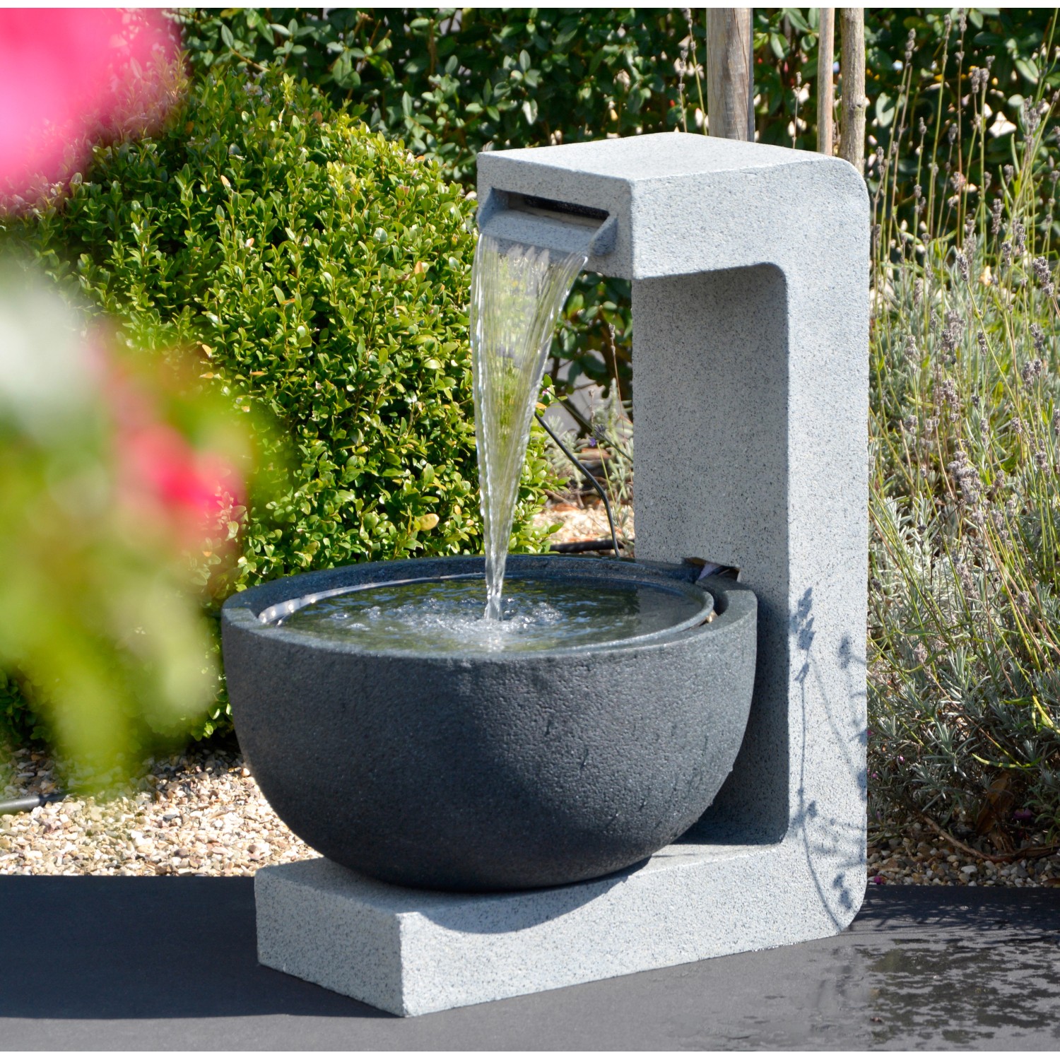 Großer DesignGartenbrunnen mit runder Schale 52 cm x 44 cm x 65 cm