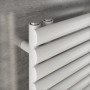 Detailaufnahme: Weißer Ximax Badheizkörper Fortuna-Open, 1164x500 mm, 534 Watt.