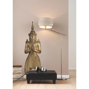 Komar Deko-Sticker Buddha (100x70cm) als Wandtattoo im Wohnraum mit Lampe und Hocker.
