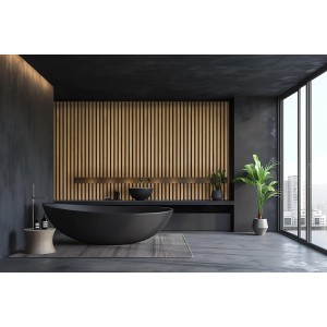 Modernes Bad mit schwarzer Badewanne vor Akustikpaneel aus Kiefer Massivholz.