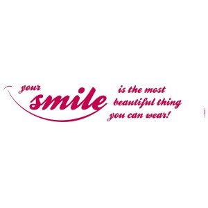 Komar Wandtattoo "Your Smile" (14x70cm): Schriftzug in Pink für Wanddekoration.