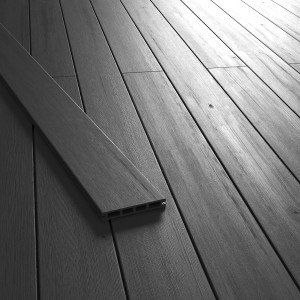 Anthrazitfarbene Elephant WPC Terrassendiele basicDeck Comfort, geriffelte/glatte Oberfläche.