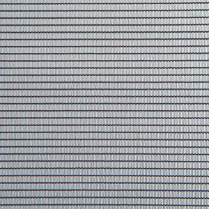 Detailaufnahme des Gewebes vom weißen Windhager Magnetfenster 100x120 cm, ein Insektenschutzrahmen.