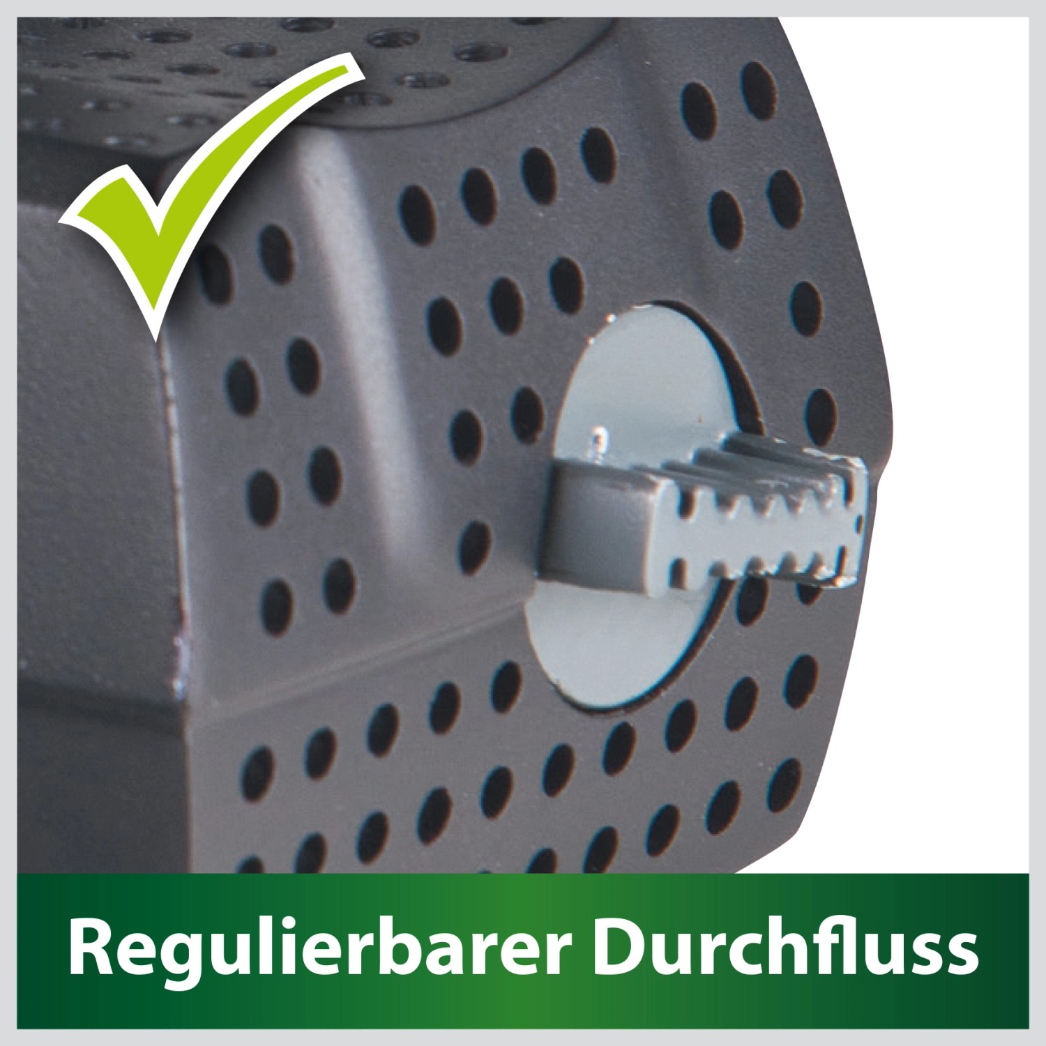 Detailaufnahme der Heissner Aqua Stark Teichpumpe mit regulierbarem Durchfluss.