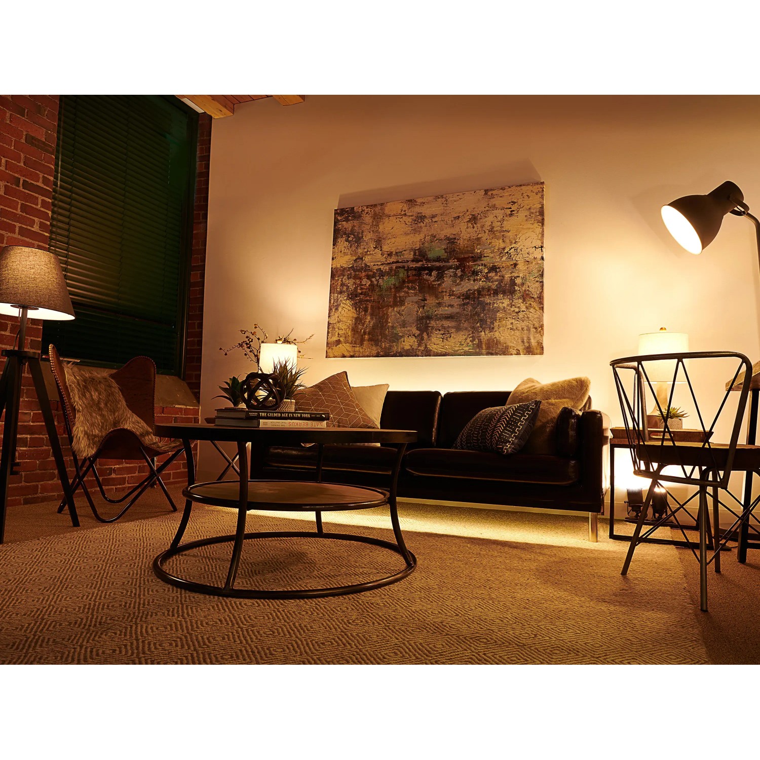 Warmes Wohnzimmerlicht mit Osram E27 LED Glühlampen (3er Set) für gemütliche Atmosphäre.