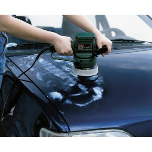 Ellix Haftpolier-Set im Einsatz: Auto polieren mit Zubehör für Winkelschleifer.