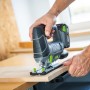 LUX Akku-Stichsäge A-ST-20 im Einsatz beim Sägen von Holz, Teil des 3in1 Akku-Maschinensets.