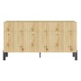 Modernes Selsey Sideboard Telire in Artisan Eiche. Dreitürig, mit drei Schubladen, Lamellenfront und schwarzen Metallfüßen.