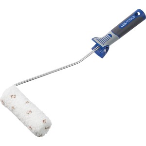 LUX Lasurroller 12 cm mit Mikrofaserbezug und braunen Tupfen für glatte Flächen.