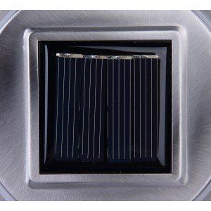 Detailaufnahme des Solarpanels der Globo LED-Solaraußenleuchte Laterne.