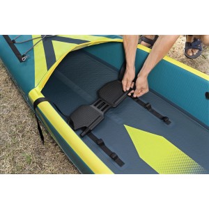 Bestway Kajak-Set Arrow Elite X1: Detailaufnahme des verstellbaren Schaumstoffsitzes im Kanu.