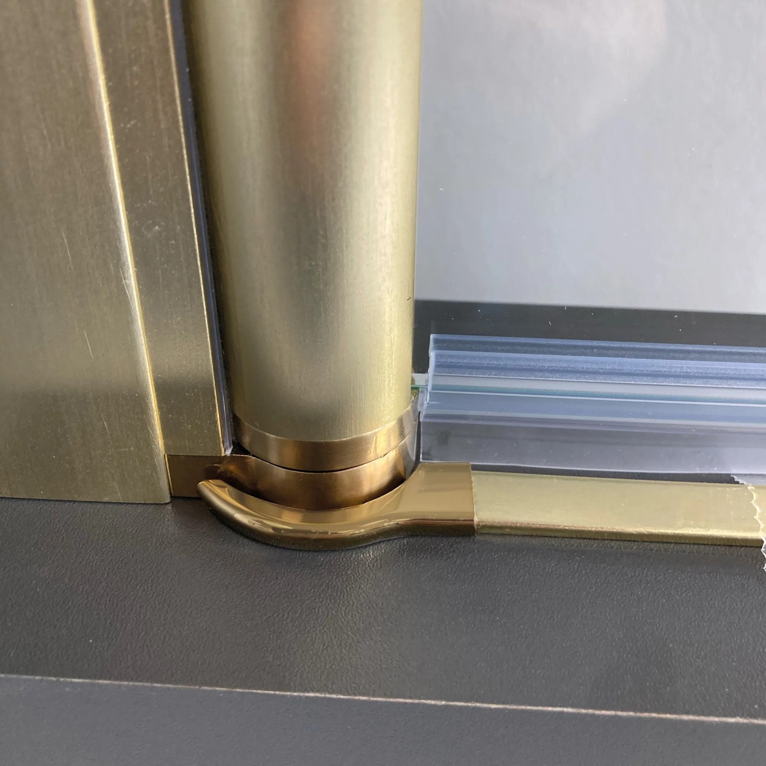 Breuer Drehtür Elana 2.0 für Nische Klarglas 200 cm x 100 cm Gold Anschlag R_4
