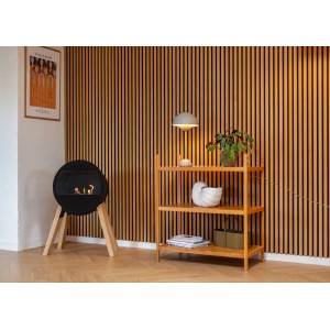 Aduro Bioethanol-Ofen B2 aus Stahl, runder Deko-Kamin mit Holzfüßen im Wohnraum.