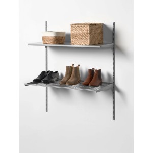 Metall-Drahtboden-Set in Weiß-Alu, 43x80,5 cm, mit Schuhen und Körben auf Regalen.