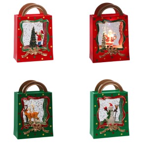 Weihnachtsdekoration: Rote und grüne Geschenktaschen mit Glitzer, LED-Licht und Weihnachtsmotiven wie Weihnachtsmann, Rentier, Schneemann.
