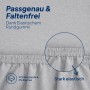 Hellgraues Jersey Spannbettlaken mit elastischem Rundumgummi für faltenfreien Sitz. Aus 97% Baumwolle und 3% Elasthan.