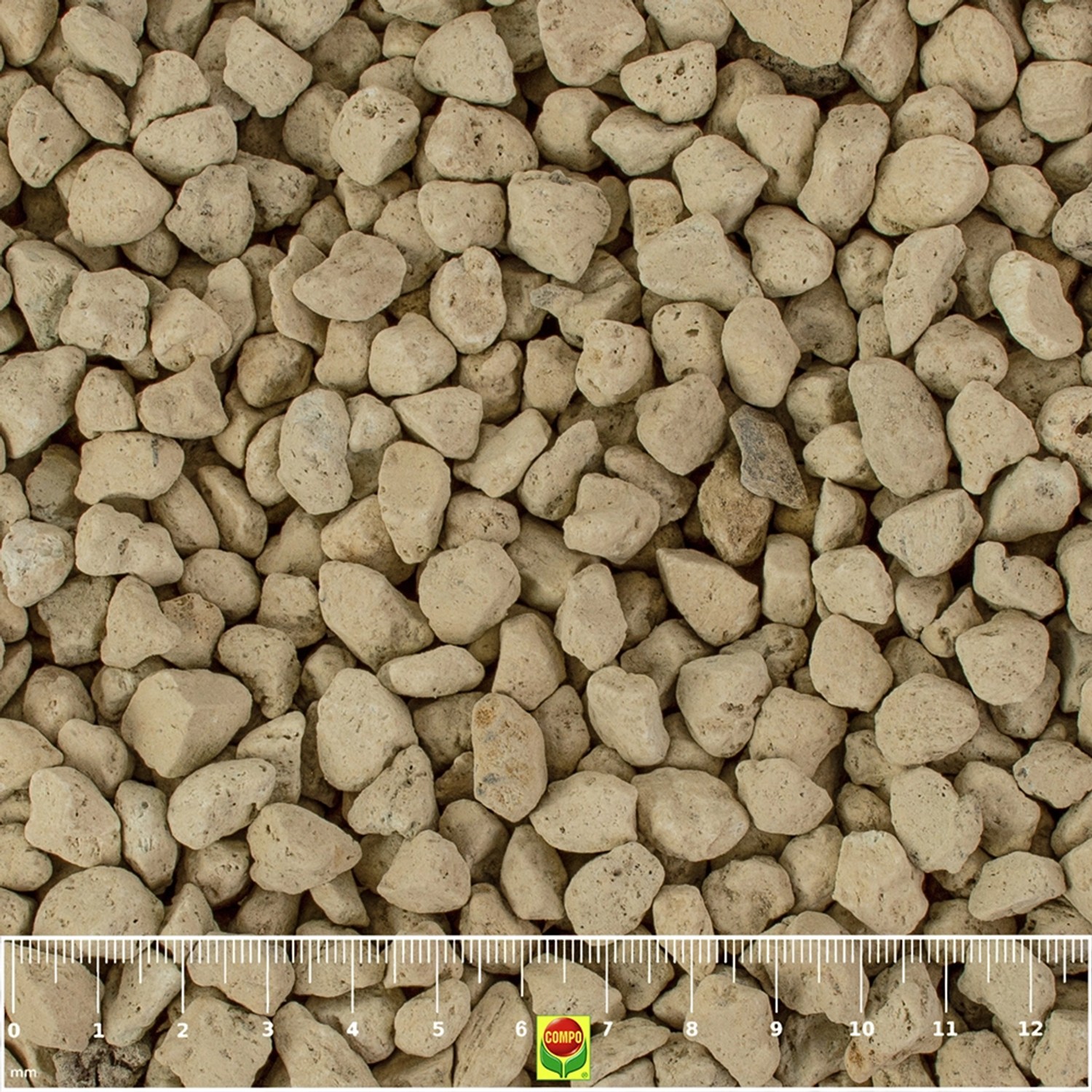 Nahaufnahme von COMPO BIO Granuplant Drainage- und Pflanzgranulat, Bimsgranulat für Hydrokultur.