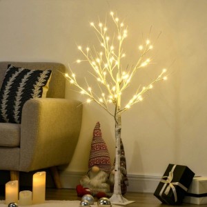 HOMCOM 120 cm LED Kunstbirke mit warmweißen Lichtern, als festliche Dekoration im Wohnzimmer.