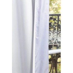 Weißer Moondream Wärmeschutzvorhang Cocoon mit Ösen, teilweise geöffnet.