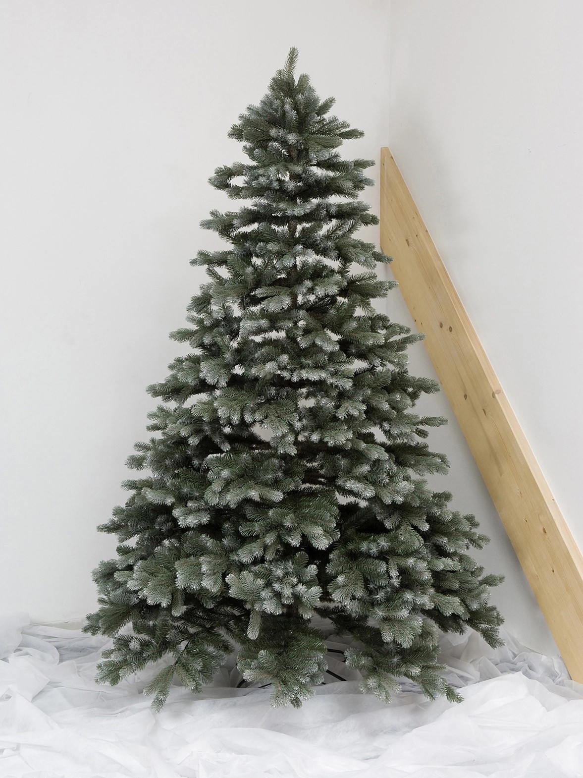 Takasho Künstlicher Weihnachtsbaum Deluxe 150 cm kaufen bei OBI