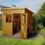 Holz-Gartenhaus, Pultdach, Eiche hell lasiert, mit geöffneter Doppeltür und Fenster.