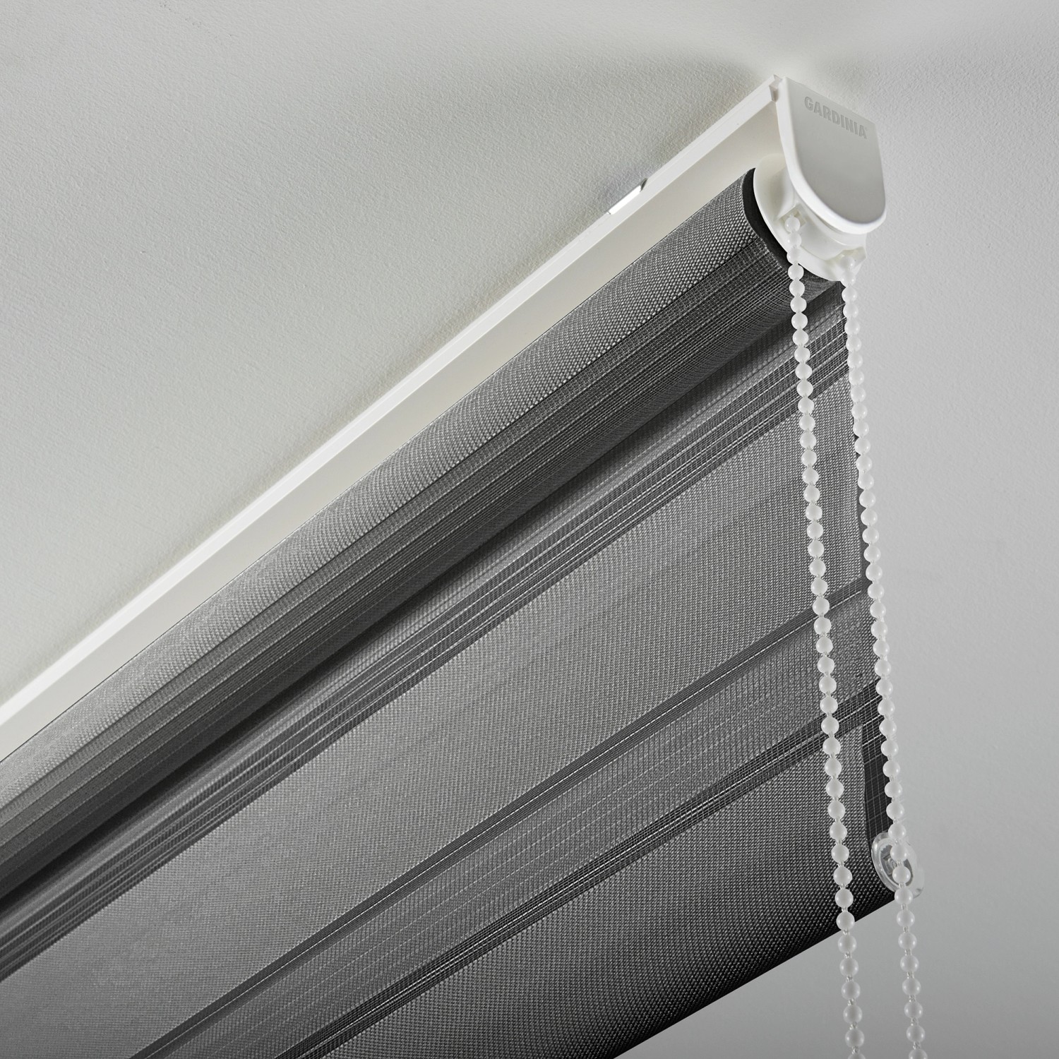 Gardinia Doppelrollo EasyFix, 75x150 cm, Anthrazit. Rollo mit abwechselnd transparenten und blickdichten Streifen.