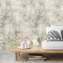 Marburg Vliestapete Marmoroptik in Greige, 270x159cm, an Wohnzimmerwand.