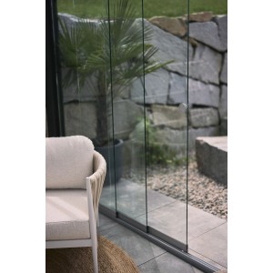 Biohort Glasschiebewand Klarglas 3 m Quarzgrau-Metallic für Terrassenüberdachung.