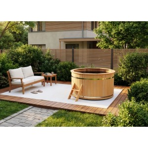 Finntherm Holz-Badefass Bergen, Ø 180 cm, mit Leiter im Garten.