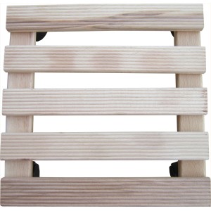 Eckiger Pflanzenroller aus Buchenholz, naturfarben, 30x30 cm, geriffelte Oberfläche.