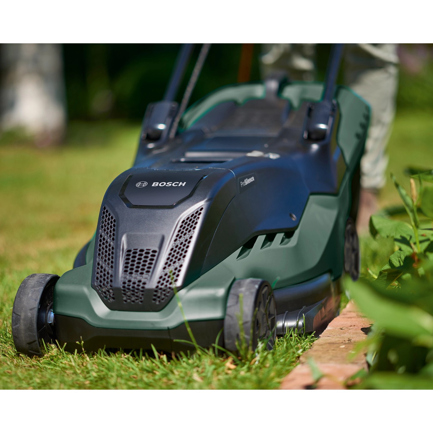 Bosch ElektroRasenmäher AdvancedRotak 690 mit 50 l Fangbox und