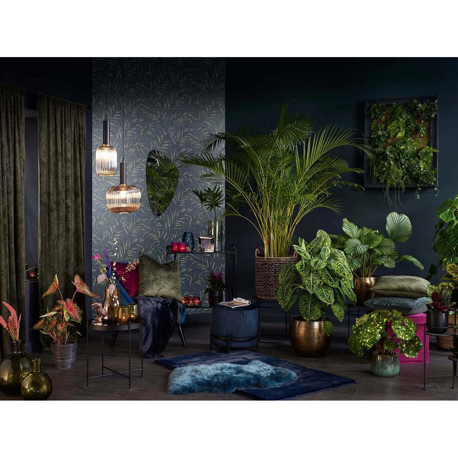 Dekorativer Vogel Dark Wonder in Bronze-Gold, 15 cm, für tropisches Flair als Deko-Figur.