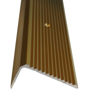 Messingfarbenes Treppenwinkelprofil, 45x20x1000 mm, für Laminat und Parkett.