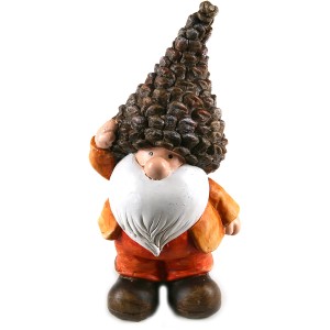 Herbstwichtel mit Zapfenmütze, Gartendeko aus Polyresin, 18,7 cm hoch.