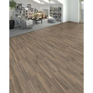 Living by Haro Laminat 7 mm Nussbaum im Wohnraum verlegt.