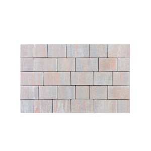 Mehrformat-Pflastersteine Modern Muschelkalk, verlegt. Betonpflaster für Terrasse und Einfahrt.