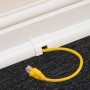 Weißer D-Line Kabelkanal (22x22mm) mit gelbem Kabel, montiert an einer Wand.