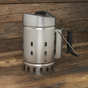 Rösle Anzündkamin aus Edelstahl mit Funkenschutz für Holzkohlegrills.