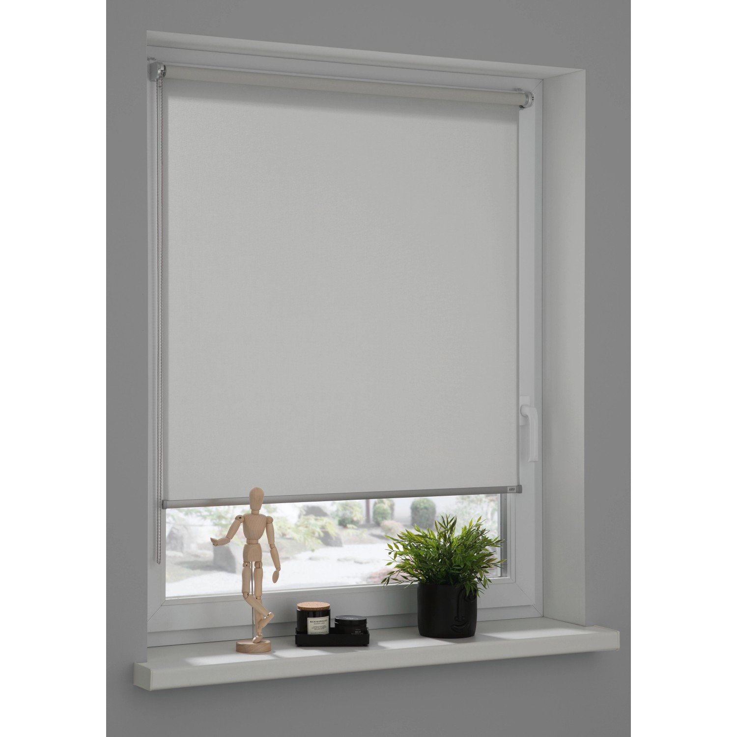 Schöner Wohnen Tageslicht-Rollo Tizia, 45x150 cm, hellgrau, am Fenster montiert.