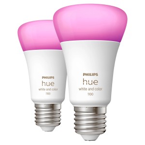 Zwei Philips Hue E27 LED-Leuchtmittel White & Color Ambiance, pink leuchtend.